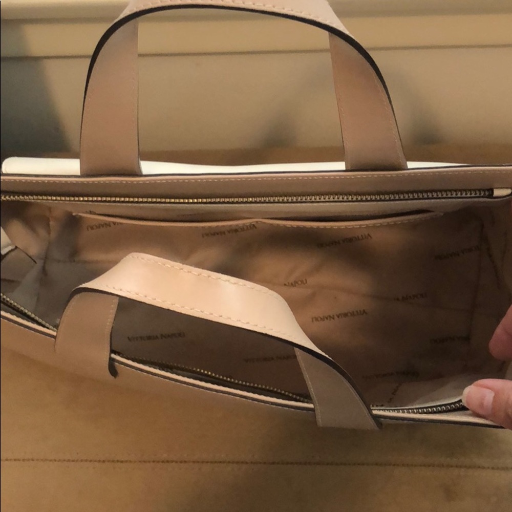 Purses - Picture 6 of 6